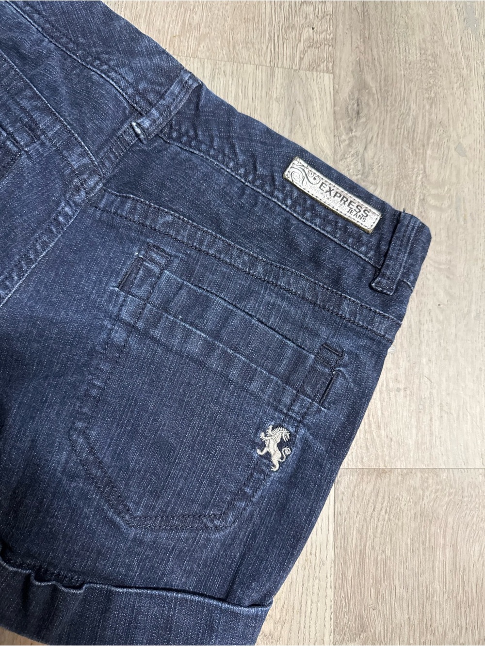 •EXPRESS• DENIM SHORTS - Picture 6 of 6